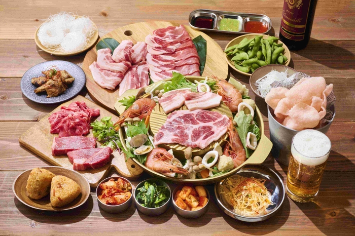 ムーガタ鍋 × サムギョプサル × 50種のドリンクで夏を満喫