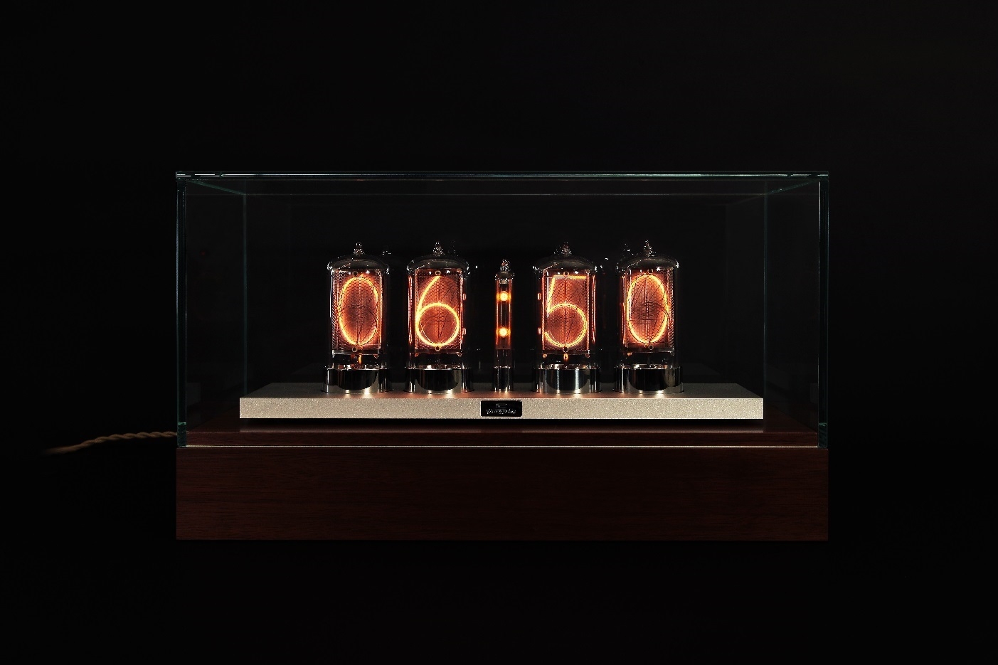 Wave89、ニキシー管時計を11/15販売開始！＜日本初＞ 世界で唯一となっ