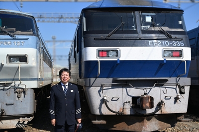 fdZXZKOSaCIc2HDz61jL.jpg?w=940&h=940