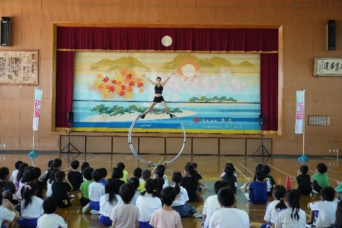 世界屈指のパフォーマーが淡路島の小学校へ訪問！
『Awaji Art Circus 2026　訪問公演』 9月16日より順次開始　
