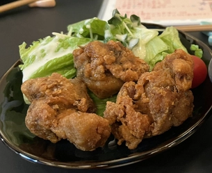 【アニメファンの交流拠点、週2回の夜限定、新スポットが誕生】「リズと揚げた鳥」がオープン