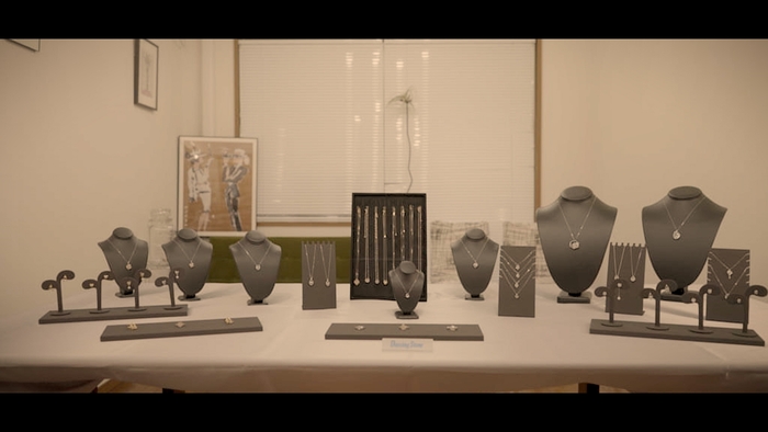 誕生日にはDancing Stone® ≪出張!Jewelry Shop≫スペシャルムービー