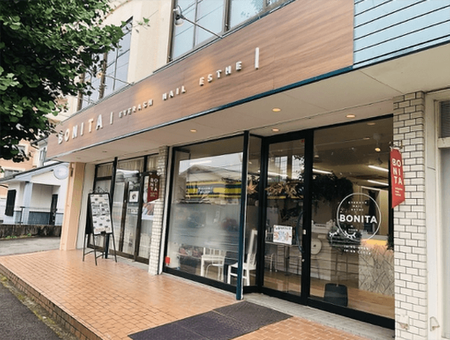 まつ毛エクステとネイルの同時施術が可能!武雄温泉駅近くの『Eyelash&Nail BONITA』