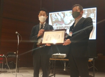 fpV62iMMuyYu0mYhqZo8.jpg?w=940&h=940