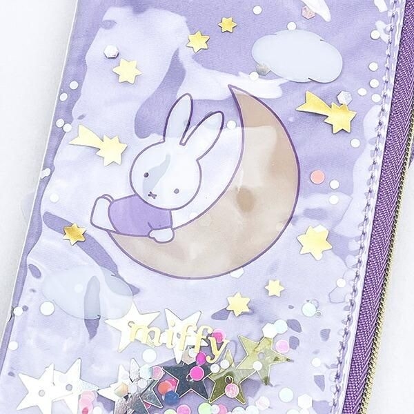 ミッフィーがドリーミーでユメカワイイキーパスポーチ。シャカシャカ動く星がついてテンションの上がるかわいさです。