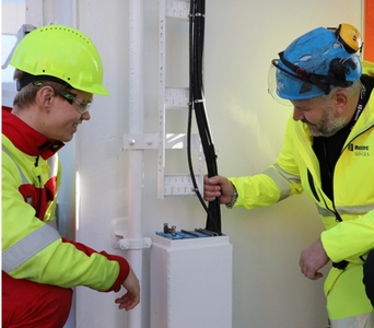 fxkVMnGAfwKbVUR0korN.jpeg?w=940&h=940