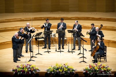 fyPh93VKJ090lX1b7L08.jpg?w=940&h=940