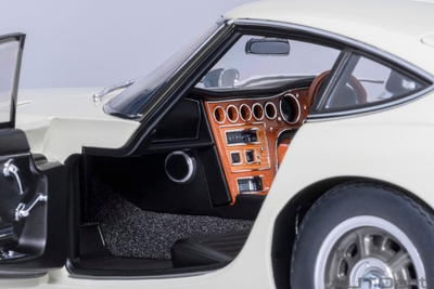 オートアート社製トヨタ 2000GT 1967