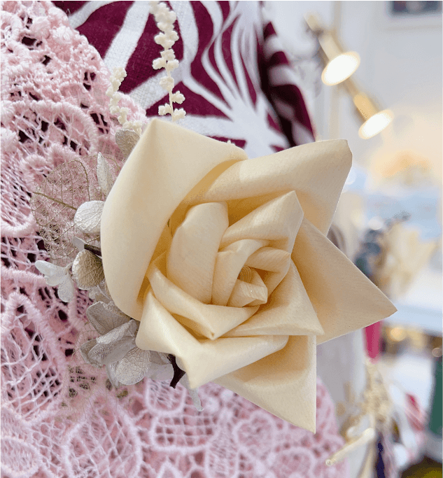 薔薇のプローチ