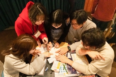 g4EnJNA8qw8okFbH932j.jpg?w=940&h=940