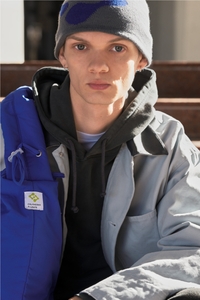 g70vGxNcTSGG6Vlcx3Rh.jpg?w=940&h=940