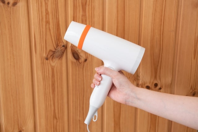 使用手順3 付属のシリコンリングをドライヤーに装着