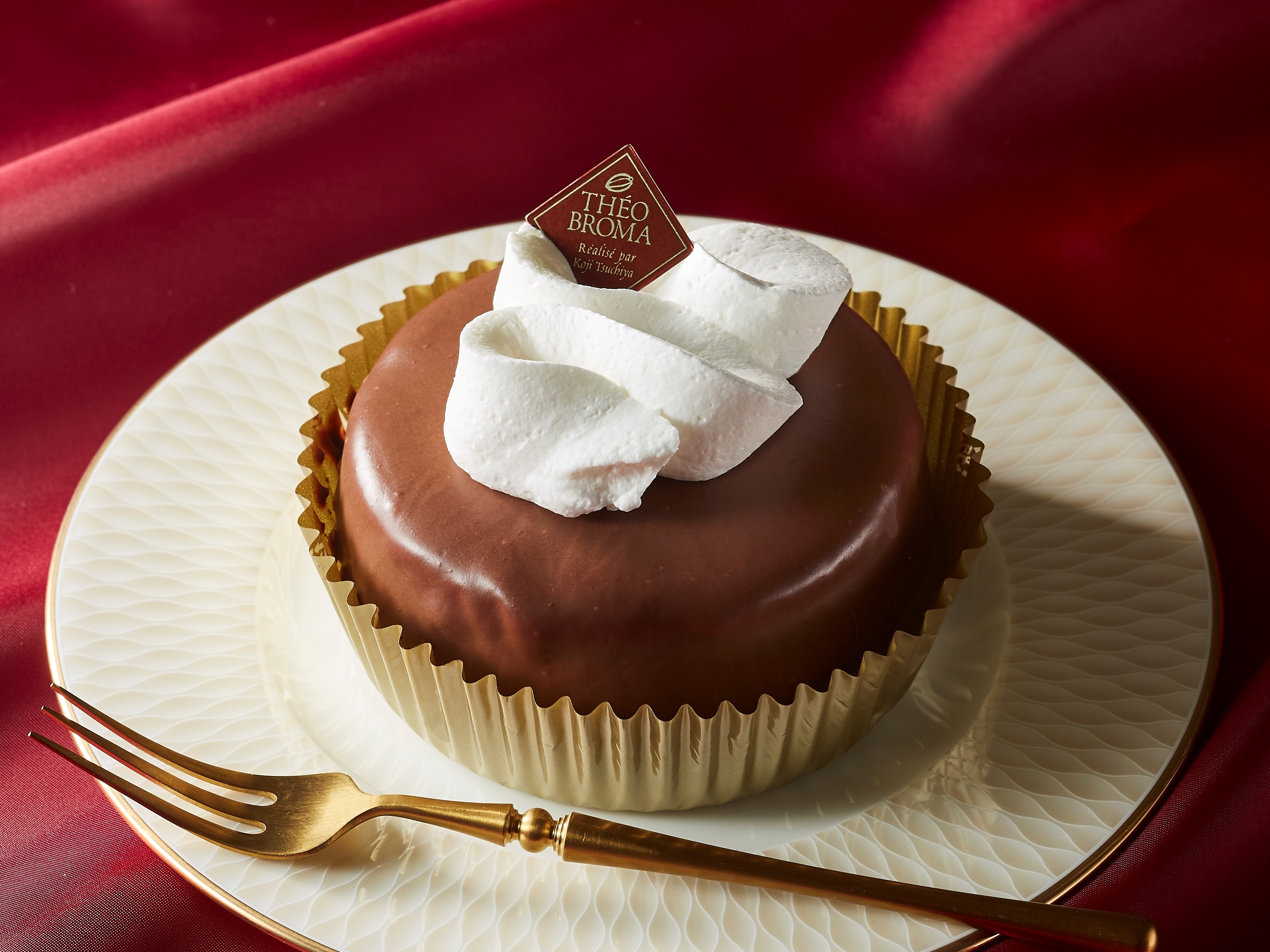 日本が世界に誇るショコラティエの🎄クリスマス🎄ご褒美スイーツ 「テオブロマ土屋公二シェフ監修スイーツ」 第１弾　１２/１３（火）　・　第２弾　１２／１６（金）　発売