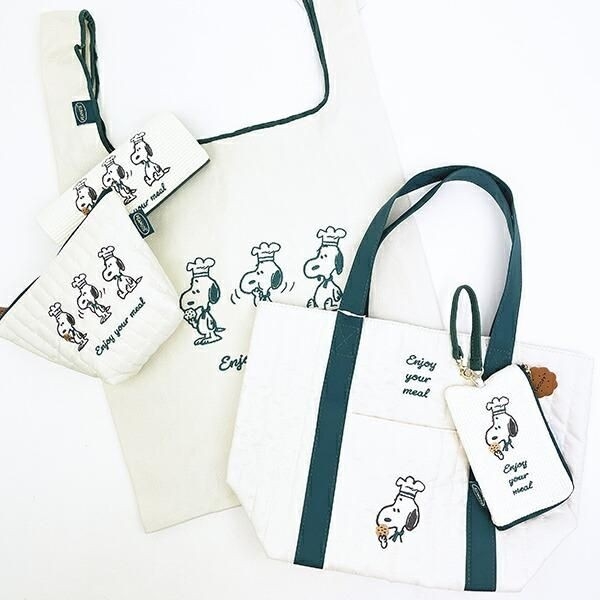 スヌーピーのシェフシリーズ。お茶目で愛らしいスヌーピーのデザインにいやされる便利な生活雑貨がそろっています。