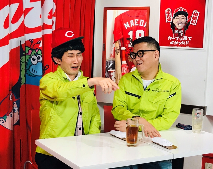 経理の東洋子(シソンヌ/じろう)と、職員・長谷川(シソンヌ/長谷川忍)