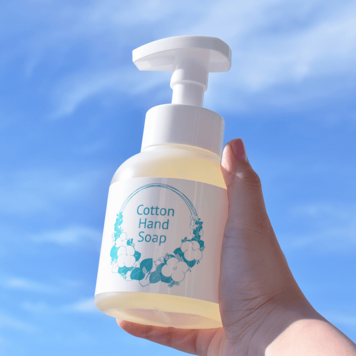 綿花とユーカリのリースブーケをモチーフにしたパッケージ。