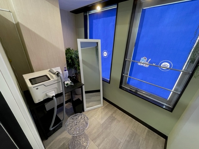 【脱毛機レンタル】初期費用を抑えて脱毛機導入『SELFONE』追加!増台依頼殺到!