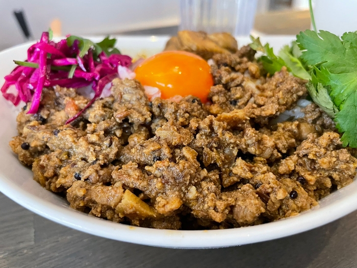 荒々しい粗びきキーマカレー