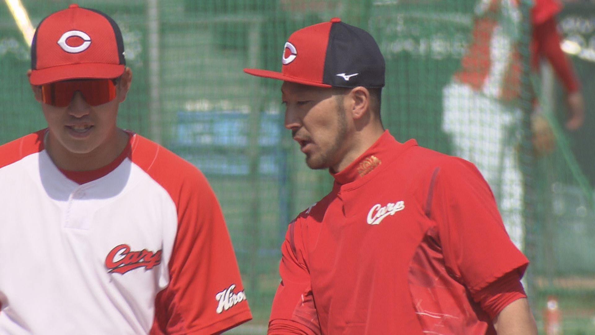 左から:小園海斗・菊池涼介