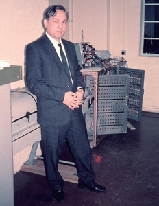 石黒 鎮雄（1969年撮影、英国国立海洋研究所にて）　※ この写真は、日本海洋学会の許諾を受け、光易（2017）,JOSニュースレター,7(1), p5より引用しました。