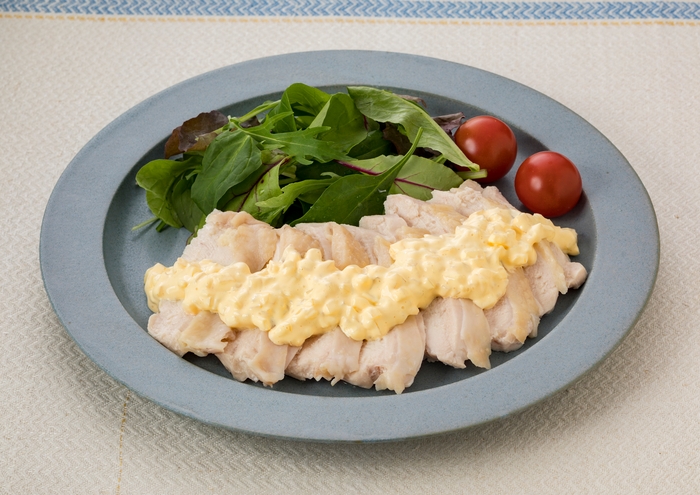 レンジでかんたん!蒸し鶏のタルタル風