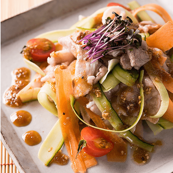 「ねぎ塩 旨塩だれ」を使った豚しゃぶサラダ