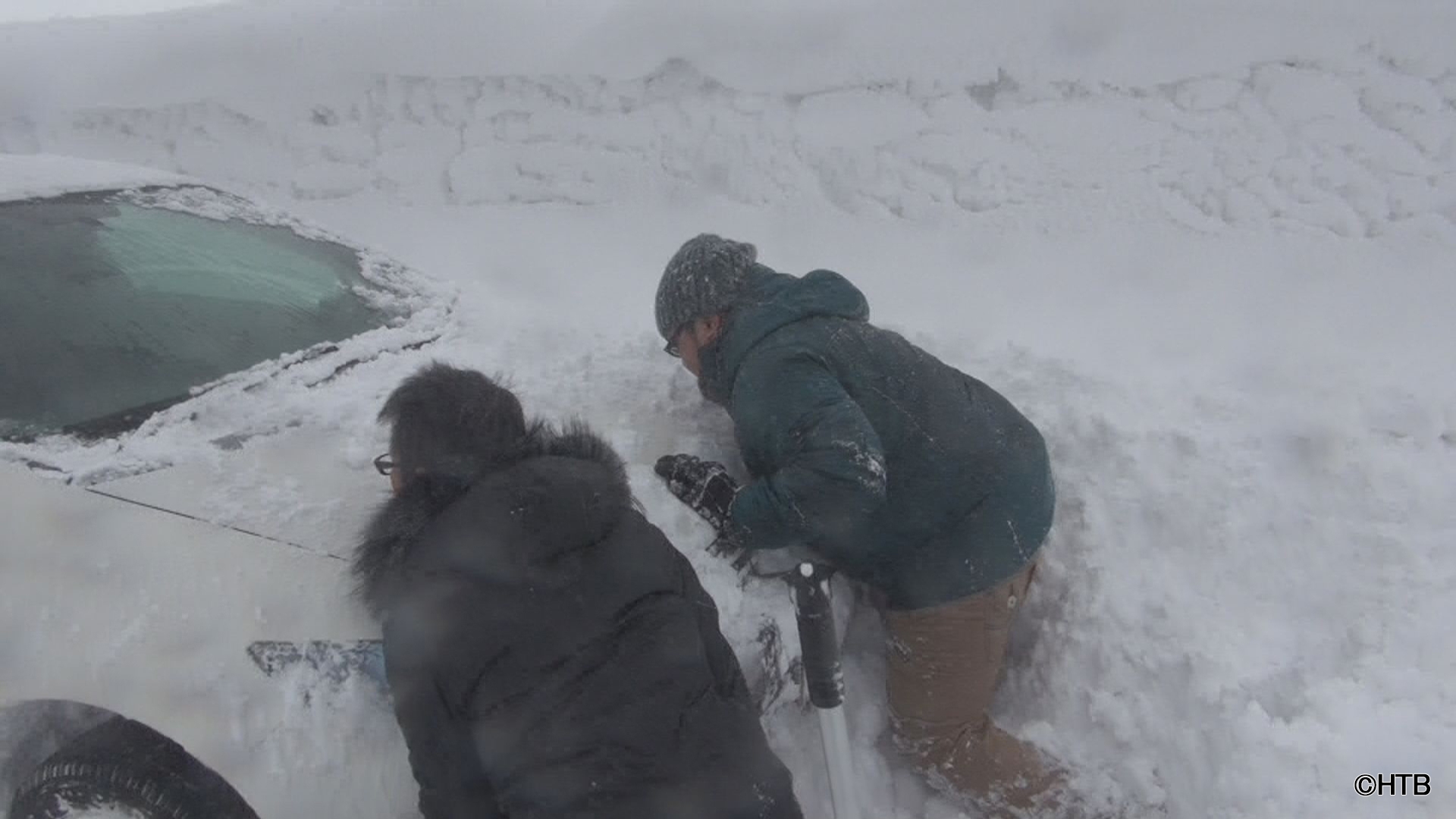 おにぎりあたためますか 岡山の旅 Blu-ray(左からオクラホマ藤尾仁志、河野真也) ©HTB