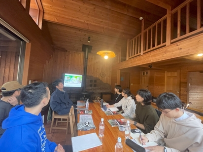 giINlhGkorlHG0lGgOiv.jpeg?w=940&h=940