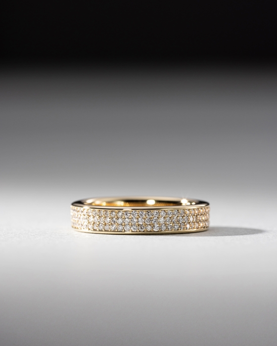 繊細な輝きが美しい「ジゼル」リング