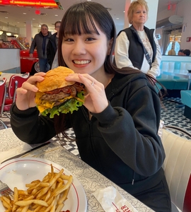 テネシー州まで遊びに行った時の写真。いかにもアメリカンなハンバーガーが美味しかったです