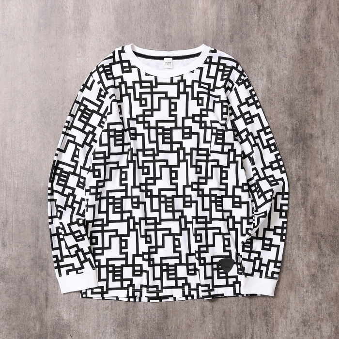 総柄Tシャツ¥12,100(税込)