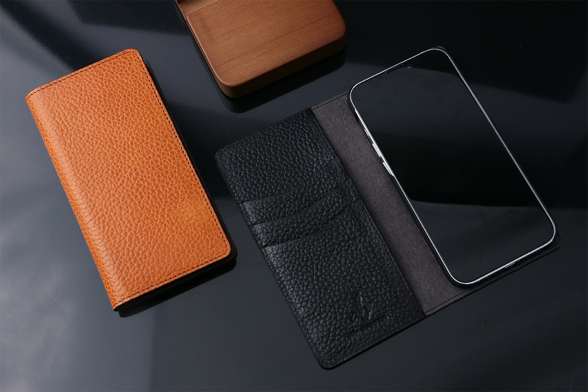 ABBI SIGNATURE、イタリアンレザーを贅沢に使用したiPhone13シリーズ向けラインアップ5種の予約販売を開始 ~新素材の「PIERROT LUX」と「BELUGA」の手帳ケースが登場~