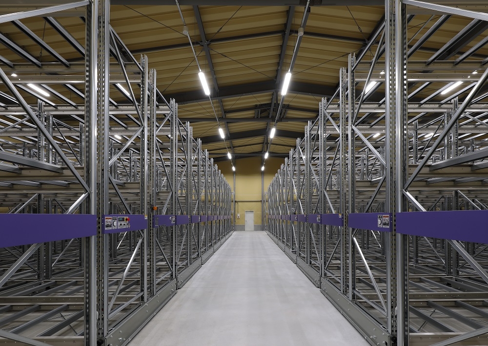 第3物流倉庫 移動ラック
