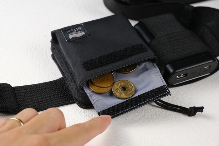 中身が見やすいライトグレー