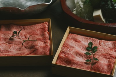 松葉蟹×但馬牛コース。厳選した但馬牛をしゃぶしゃぶで