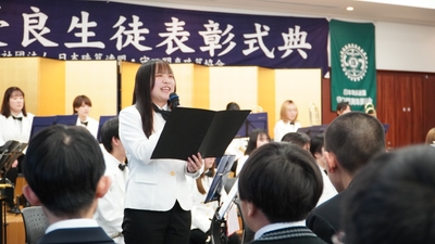 h3TZkQcU11rTWofSLpKm.jpg?w=940&h=940