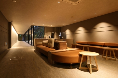 h5r0l8gL145dLwLdwKkW.JPG?w=940&h=940