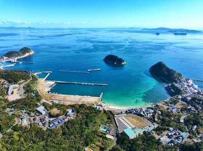 五島列島・新上五島町によって廃校がリノベーションされたBSCIが活動する微細藻類生産施設