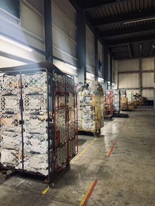 大阪返品倉庫の様子