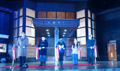 h8NFrj6JZSVtYeLfzqaD.jpg?w=940&h=940