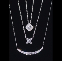 きらめく季節に、自分へのご褒美ジュエリーを。