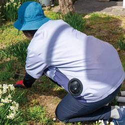 《女性必見》膨らまず爽やかな風が届く服 「ファン付きウェアfun-fan」5月19日から販売を開始　 女性作業服のパイオニアだからできた、裾を絞らない二層式構造