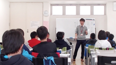 hPqm4fb0a2DtUnjvOQY5.jpg?w=940&h=940