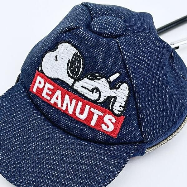 スヌーピーのキャップ型ポーチ