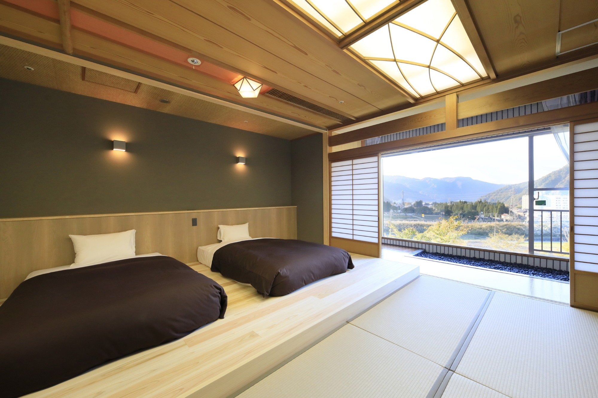 <客室> 越後の雄大な自然を心ゆくまでご堪能いただける全7タイプのお部屋。