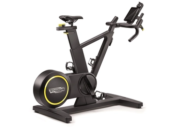 TECHNOGYMから新モデル『SKILL BIKE』登場　 世界チャンピオンライダーと協同開発した革新的なインドアバイク