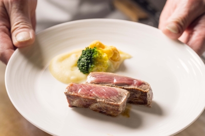 hZoO3yQpWsoe8OVWeqYz.jpg?w=940&h=940