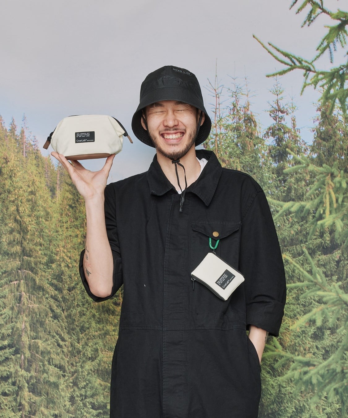 パウンドポーチ/4,730円(税込)、デュアルウォレット/3,960円(税込)