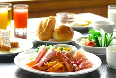 和洋朝食バイキング