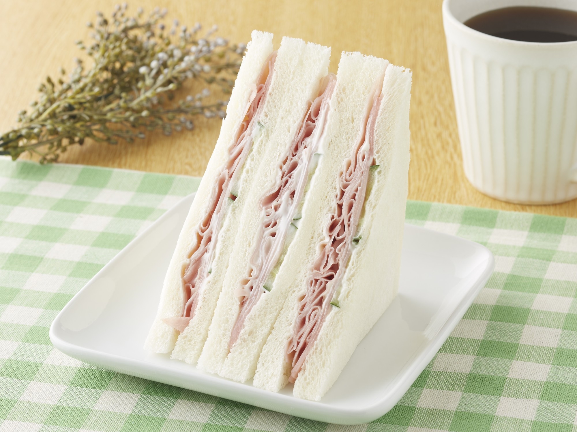 14日間期間限定増量中!ハム40%増量※1 「ジューシーハムのサンド」 3月11日(火)~3月24日(月)実施